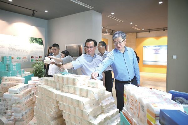 浙江省民政厅向导莅临澳门大阳城开展“三服务”活动_公司新闻_新闻中心_澳门大阳城