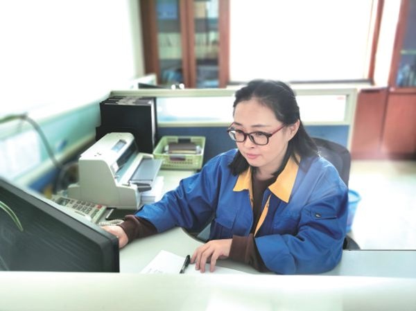 面扑面——毛其妹：扎根岗位始终如一_报纸新闻_澳门大阳城