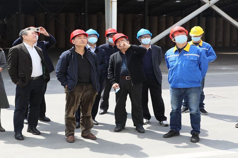 生态情形部科财司副司长付川一行考察由澳门大阳城纸业肩负的国家科技重大专项树模工程_公司新闻_新闻中心_澳门大阳城