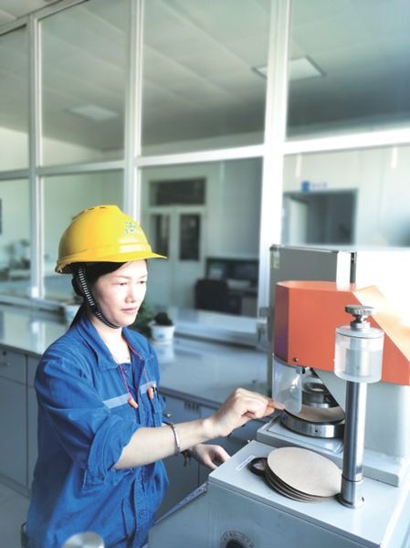 面扑面——王美娟：把好质量每一关_报纸新闻_澳门大阳城