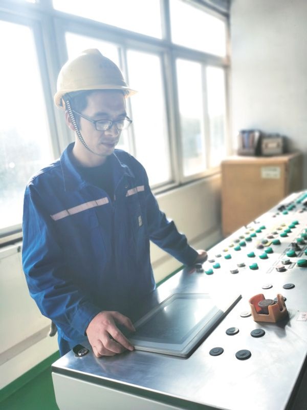 面扑面——张永峰：一直学习勤劳事情_报纸新闻_澳门大阳城