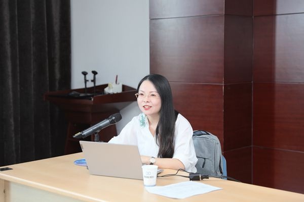 《澳门大阳城报》通讯员散文创作培训顺遂开展_报纸新闻_澳门大阳城