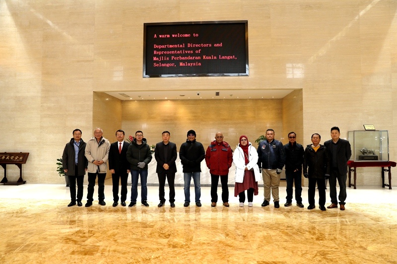 马来西亚瓜拉冷岳市议会向导及地方代表一行莅临澳门大阳城纸业指导交流_公司新闻_新闻中心_澳门大阳城