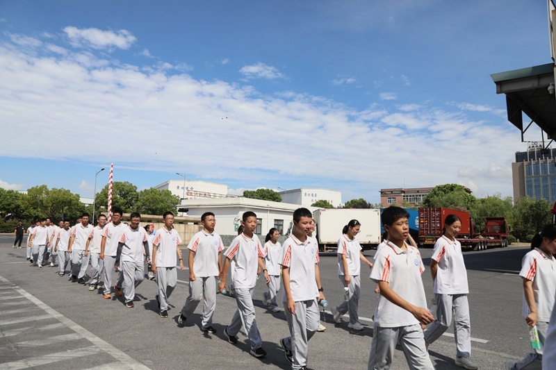 青春有梦 携手偕行 | 浙江省平湖中学2024级高一新生生涯妄想学习走进澳门大阳城纸业_公司新闻_新闻中心_澳门大阳城