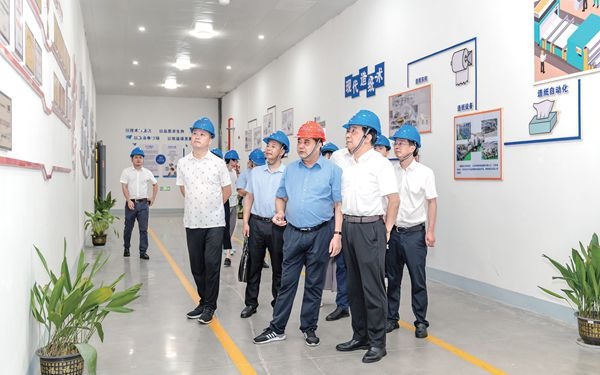 嘉兴市人大代表走进澳门大阳城纸业开展接待群众活动_报纸新闻_澳门大阳城