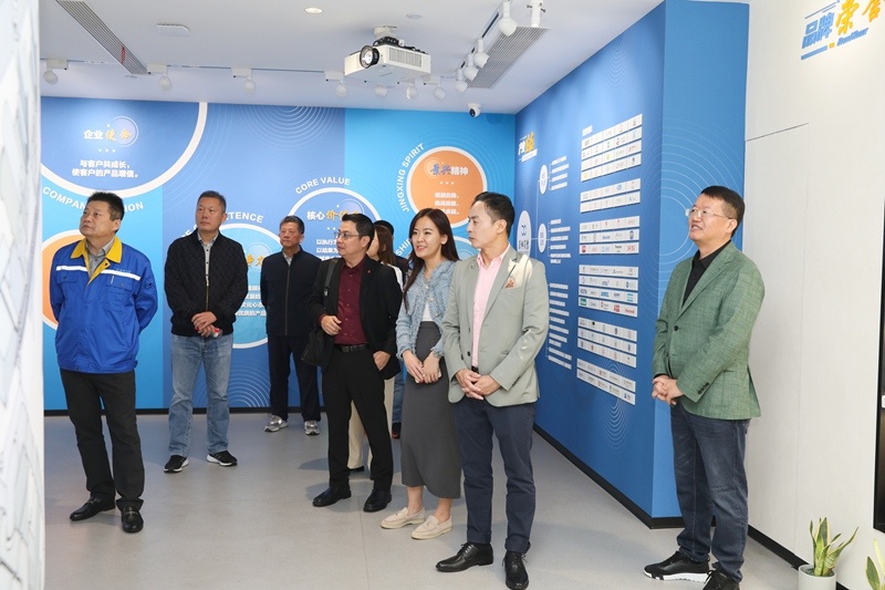 马来西亚巴生西港控股集团董事总司理拿督Eddie Lee一行莅临澳门大阳城纸业调研交流_公司新闻_新闻中心_澳门大阳城