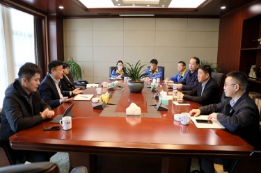 平湖市委常委、副市长戴振一行莅临澳门大阳城纸业调研指导