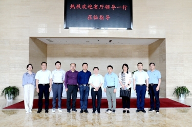 省人力社保厅二级巡视员陈荣华一行莅临澳门大阳城纸业调研人才事情