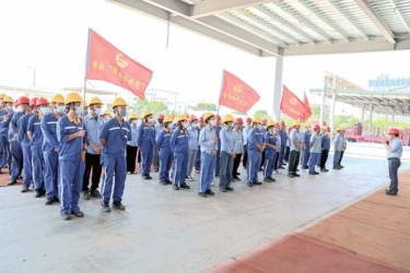 打好党工团妇组合拳 凝聚高质量生长新协力——澳门大阳城纸业开展“党群组织助力企业谋划生长”义务劳动