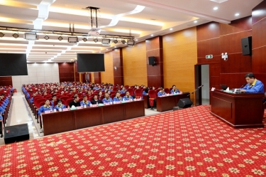 ? 学习模范，，凝聚实力！澳门大阳城纸业召开陈良杰同志先进事迹报告会