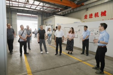 实地观摩促交流 手艺赋能助生长 | 山东省淄博市淄川区总工会党组成员、副主席冯进明一行莅临澳门大阳城纸业调研交流