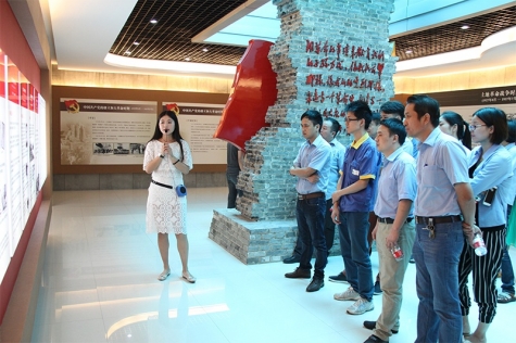 组织旅行抗日战争胜利70周年图片展